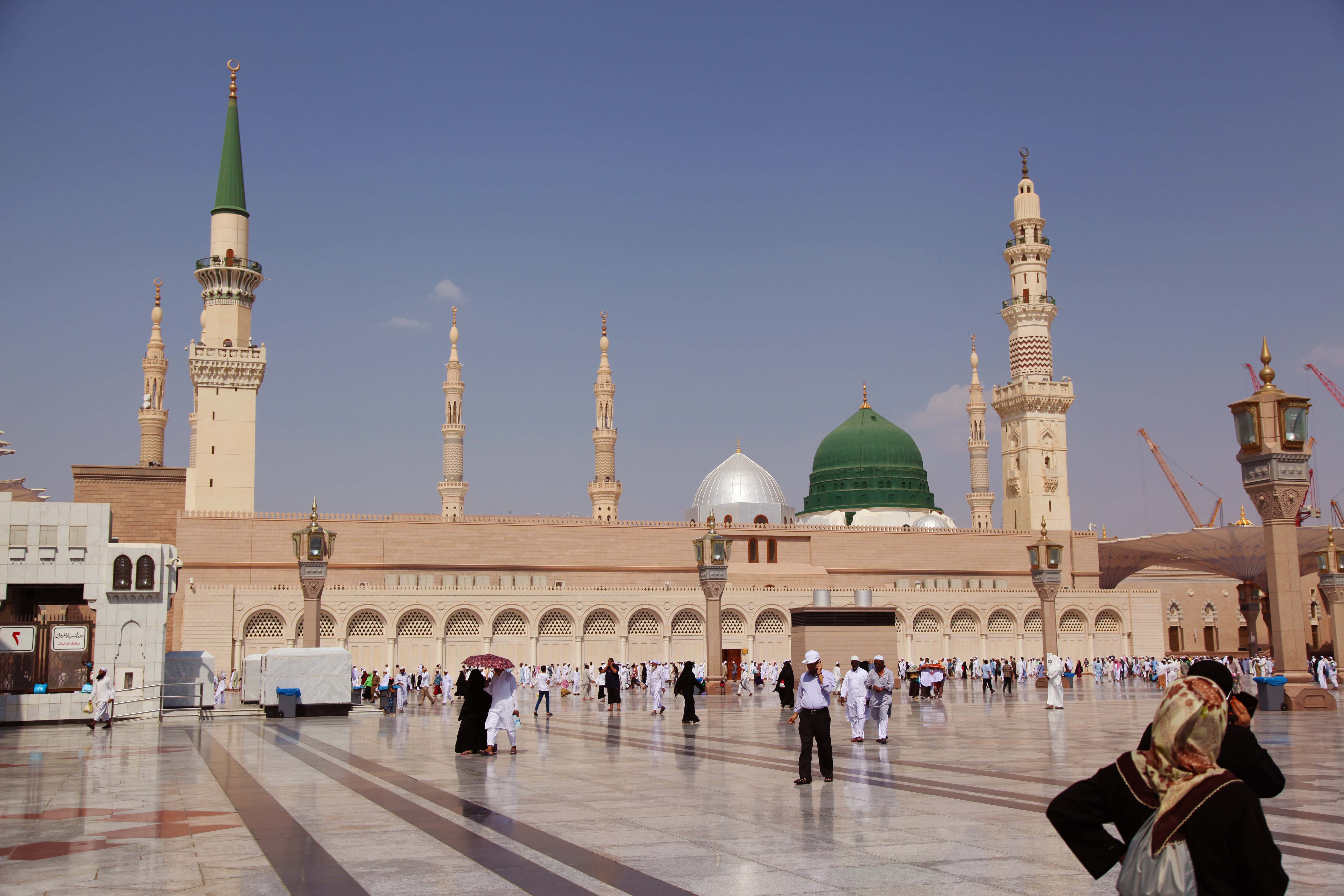 Masjid Nabawi Courtyard